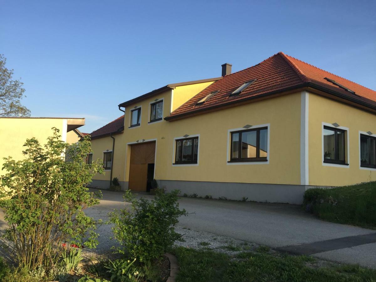 Amstetter'S Ferienwohnung Waldenstein  Exterior foto